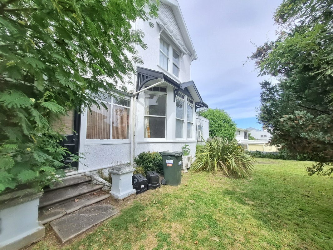 11 Carlton Avenue, Gonville, Whanganui - Carousel 1