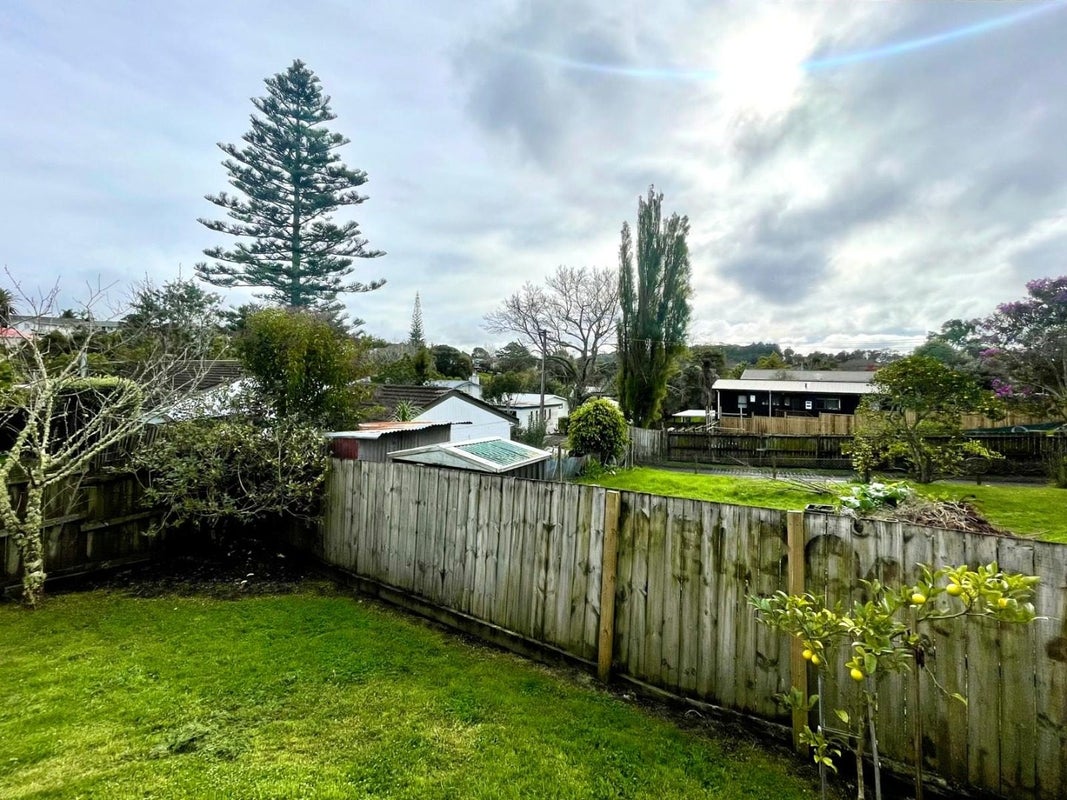 77A Woodglen RD, Glen Eden, Auckland - Carousel 12