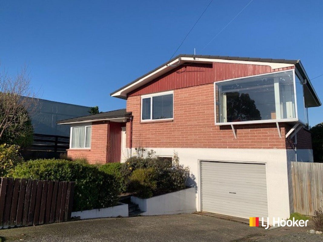 138 Larnach Road, Waverley, Dunedin - Carousel 1