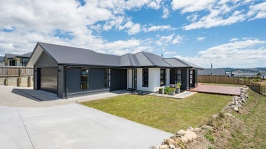 36 Katania Heights, Brightwater - Carousel 1
