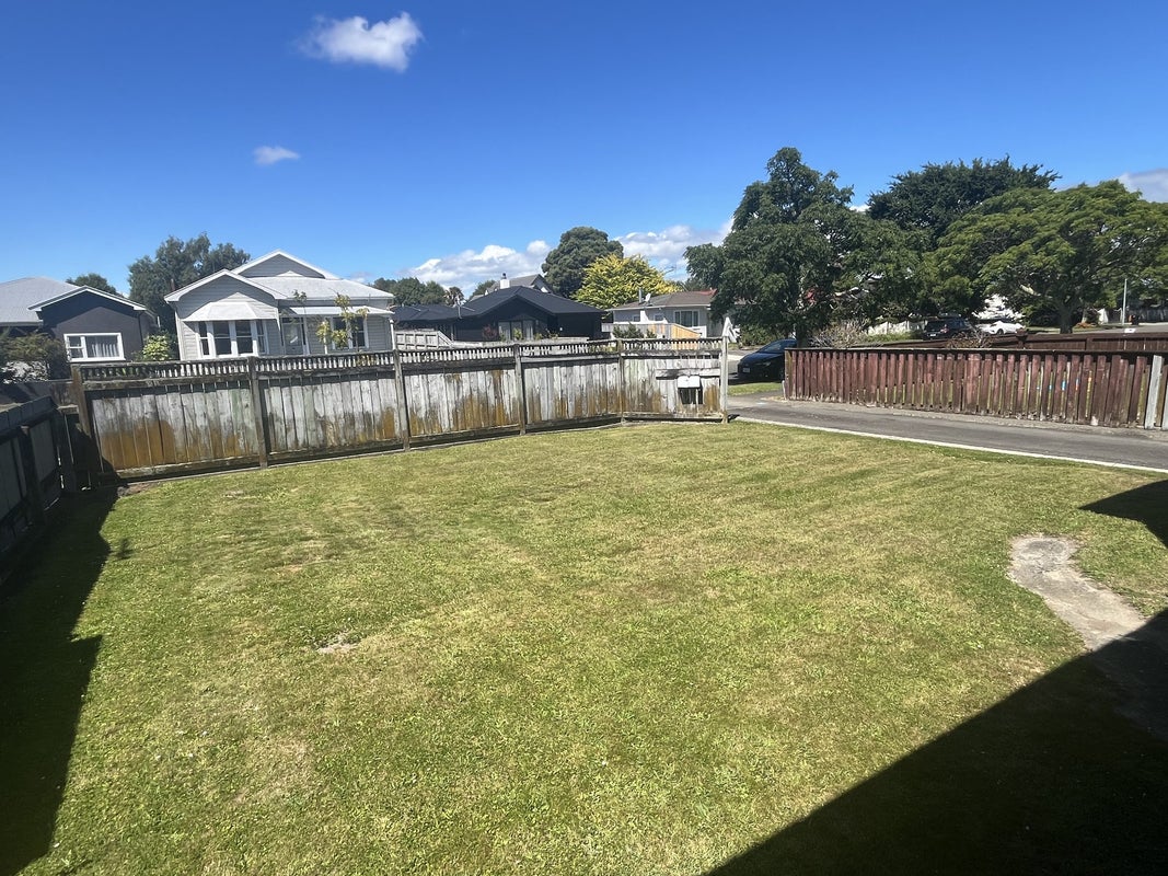 24 Hereford Street, West End, Palmerston North - Carousel 2