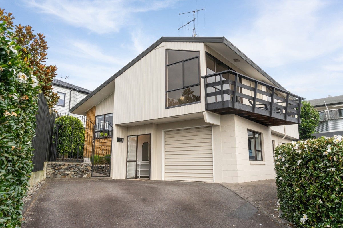 48 Eaton Crescent, Matua, Tauranga - Carousel 1