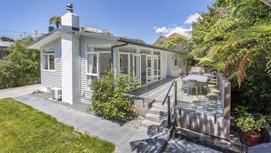 8 Agra Crescent, Khandallah, Wellington - Carousel 1