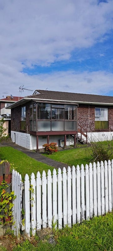 2/56 Rimu Street, New Lynn, Auckland - Carousel 1