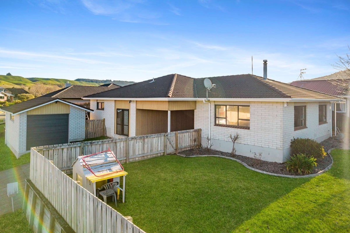 1 Bullmore Place, Pukehangi, Rotorua - Carousel 1