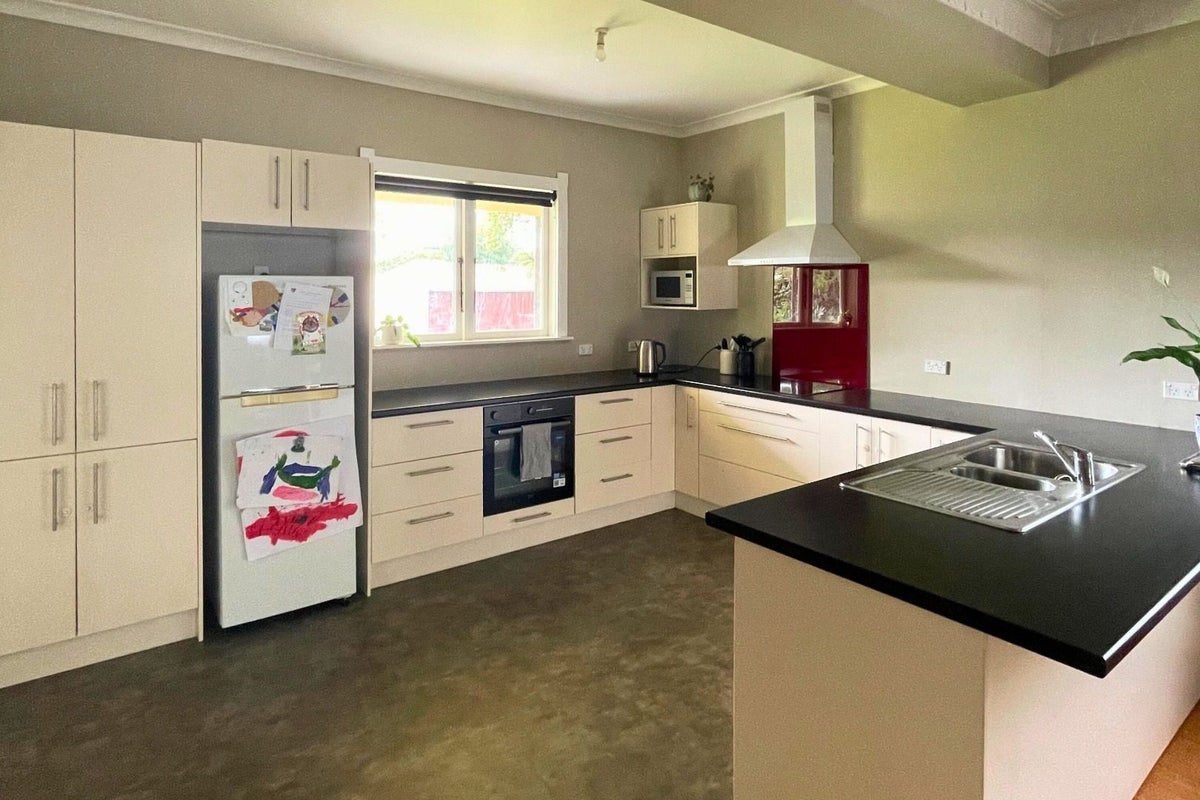 28 Cumbrae Place, Aramoho, Whanganui - Carousel 2