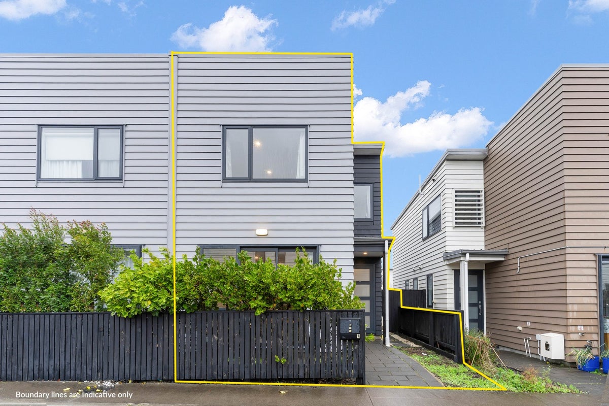 7 Kaman Seasprite Road, Hobsonville, Auckland - Carousel 1