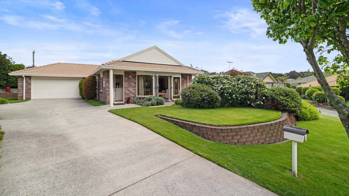 16 Hidcote Place, Bethlehem, Tauranga - Carousel 2