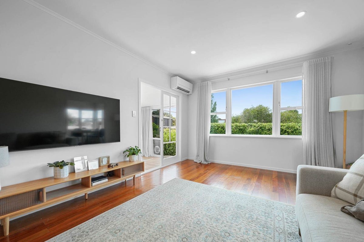3 Wood Avenue, Howick, Auckland - Carousel 2