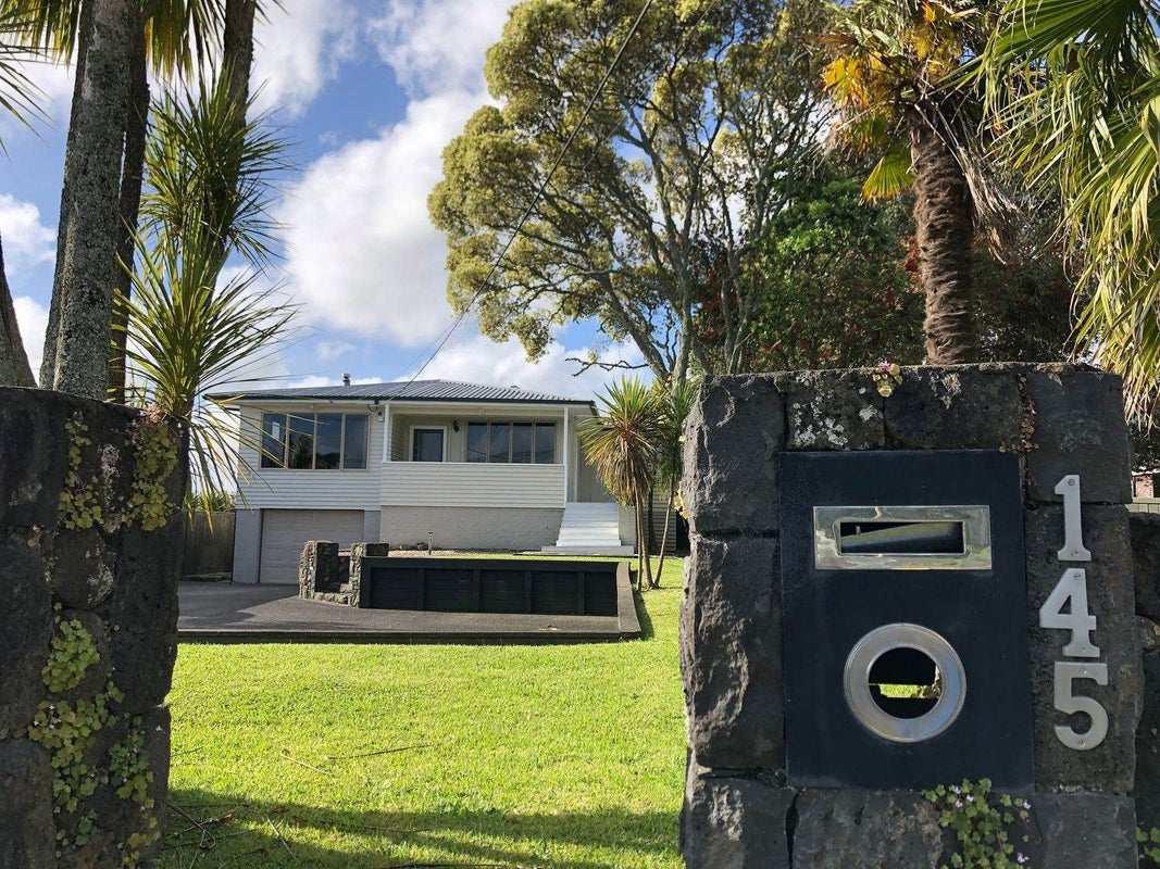 145 Golf Road, Titirangi, Auckland - Carousel 2