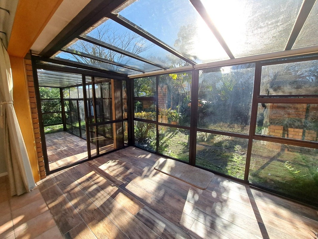 6 Delisle Place, Windsor Park, Auckland - Carousel 13