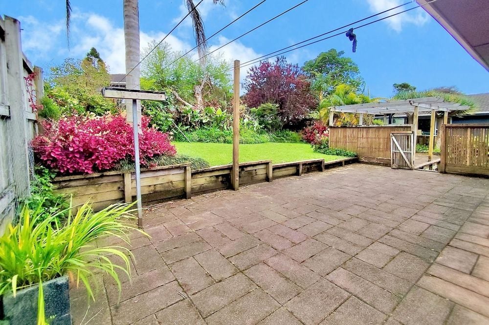 29 Staincross Street, Green Bay, Auckland - Carousel 23