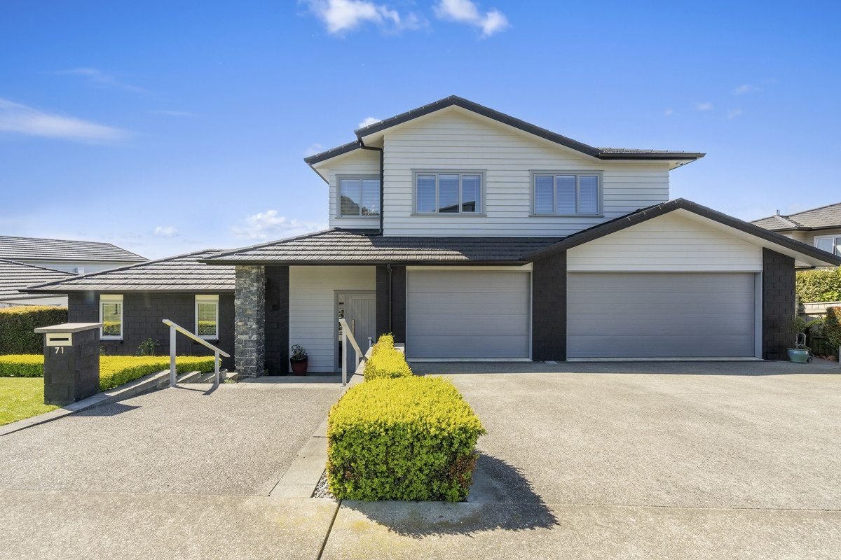 71 Endeavour Drive, Whitby, Porirua - Carousel 2
