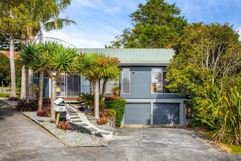 23 Pokapu Street, Titirangi, Auckland - Carousel 1