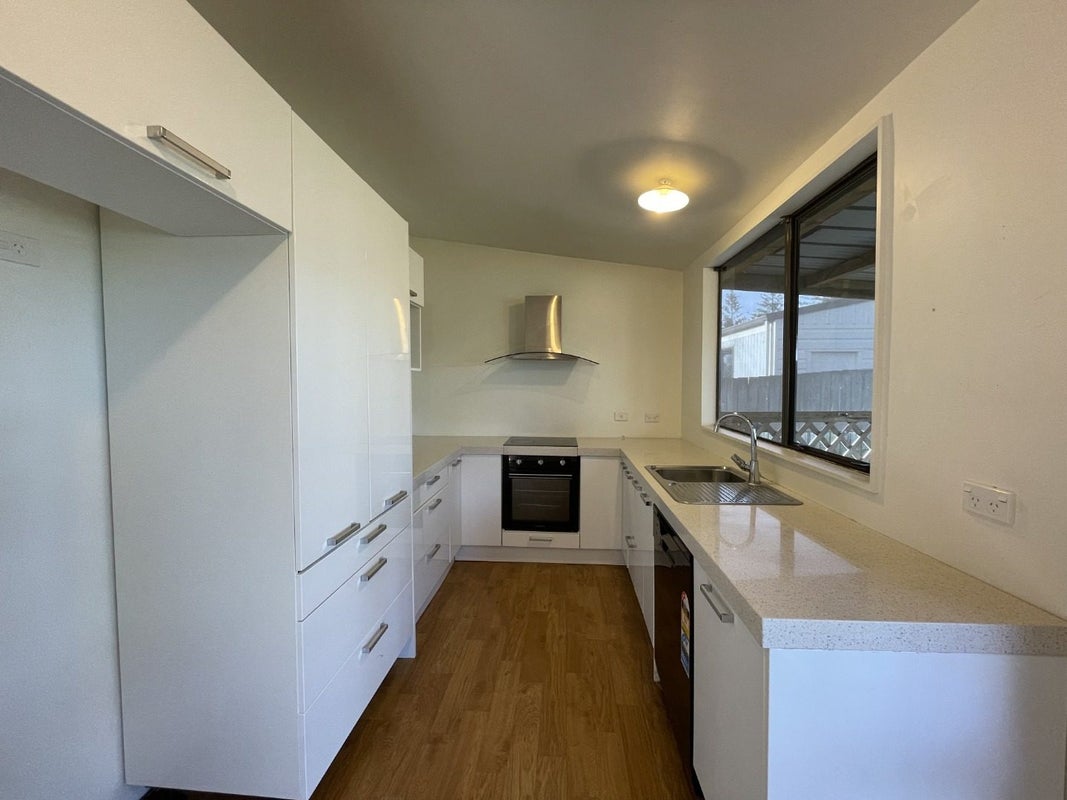 130 Te Awa Avenue, Te Awa, Napier - Carousel 1