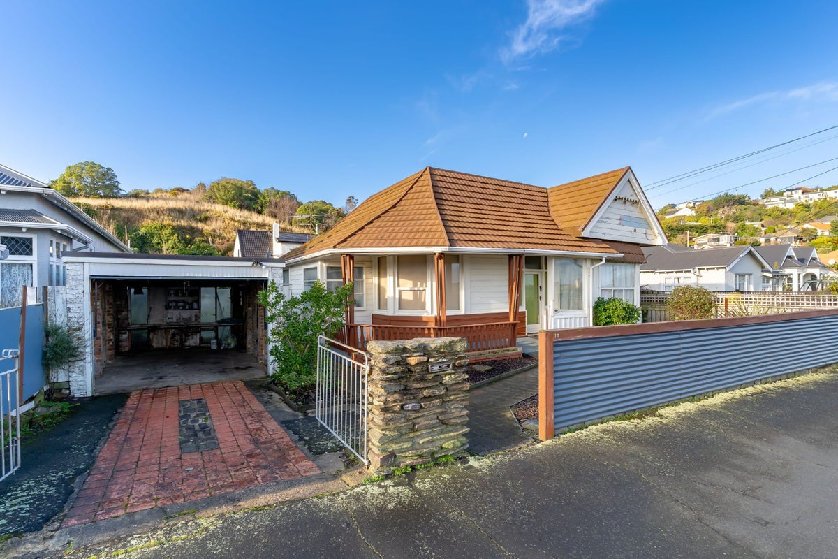 17 Tainui Road, Musselburgh, Dunedin - Carousel 1