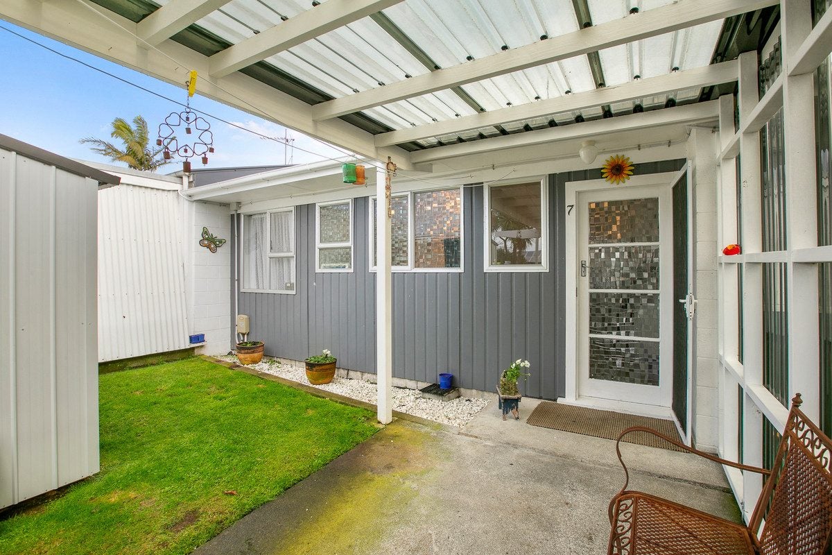 7/289D Carrington Streeet, Vogeltown, New Plymouth - Carousel 1