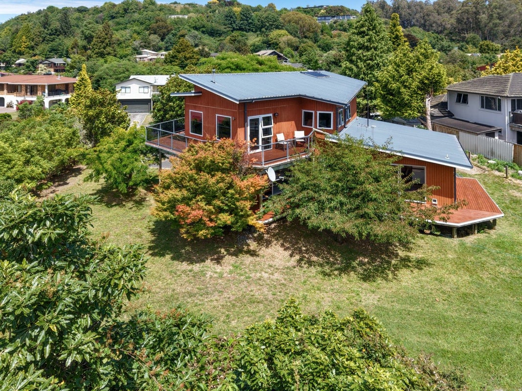 22 Reeves Road, Acacia Bay, Taupo - Carousel 2