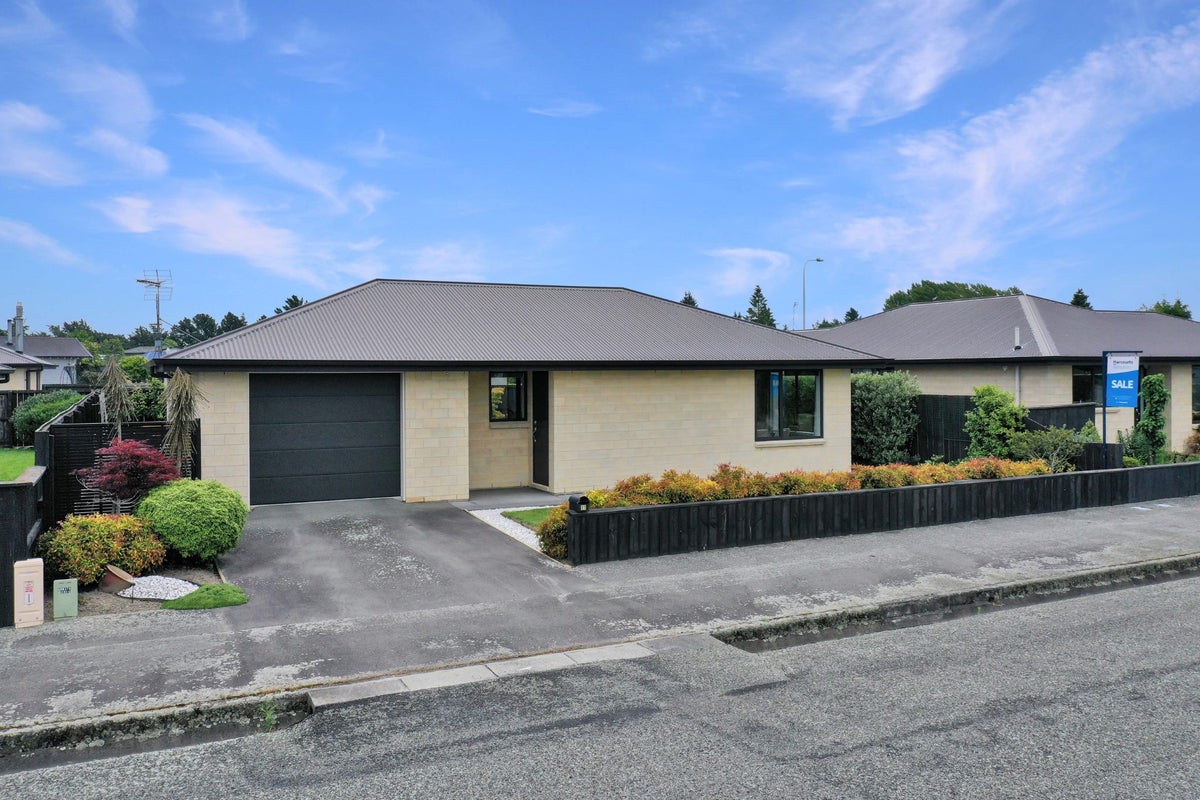 11 Shearer Street, Tinwald, Ashburton - Carousel 1
