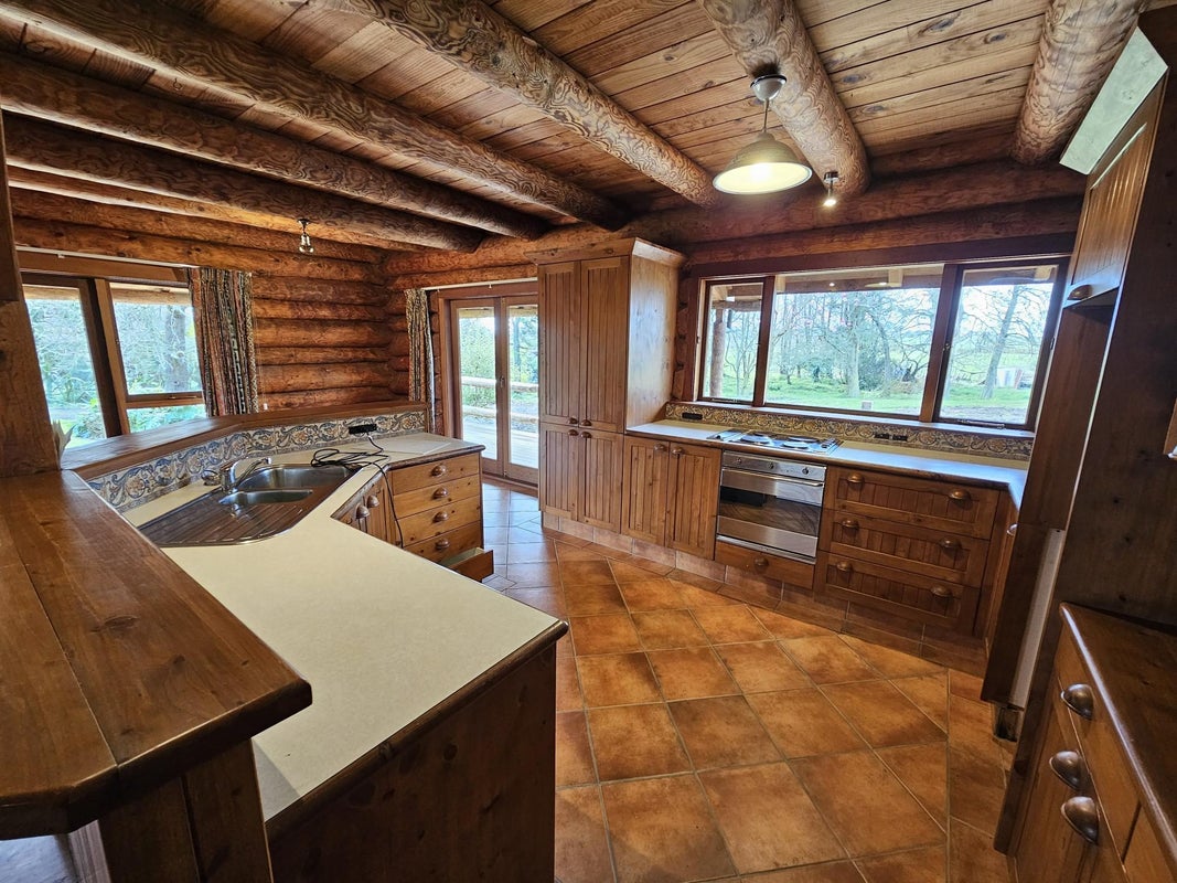 207 Houchens Road, Glenview, Hamilton - Carousel 2