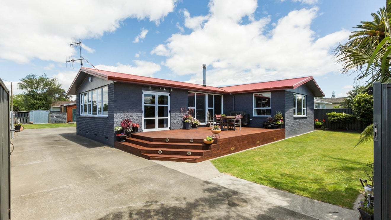 34 Buckingham Street, Whakatu, Hastings - Carousel 1
