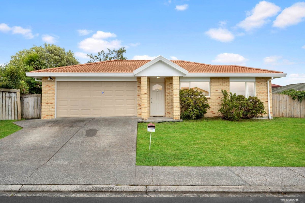 11 Jeffery Reeve Crescent, Ranui, Auckland - Carousel 1
