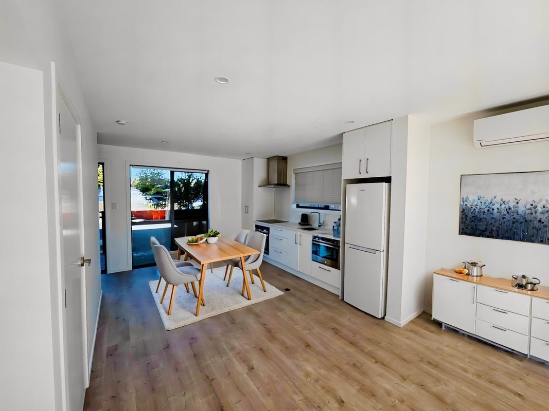 2/12 Enderby Drive, Te Atatu Peninsula, Auckland - Carousel 2