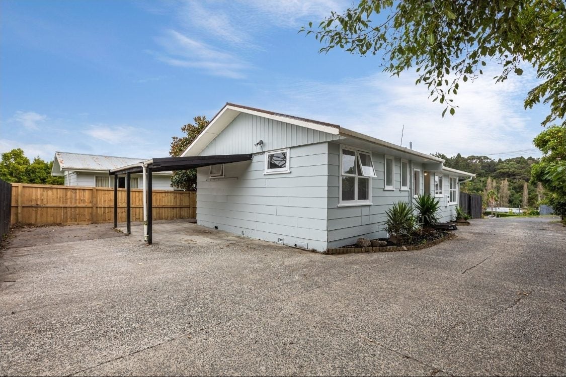 9 Huruhuru Road, Massey, Auckland - Carousel 2