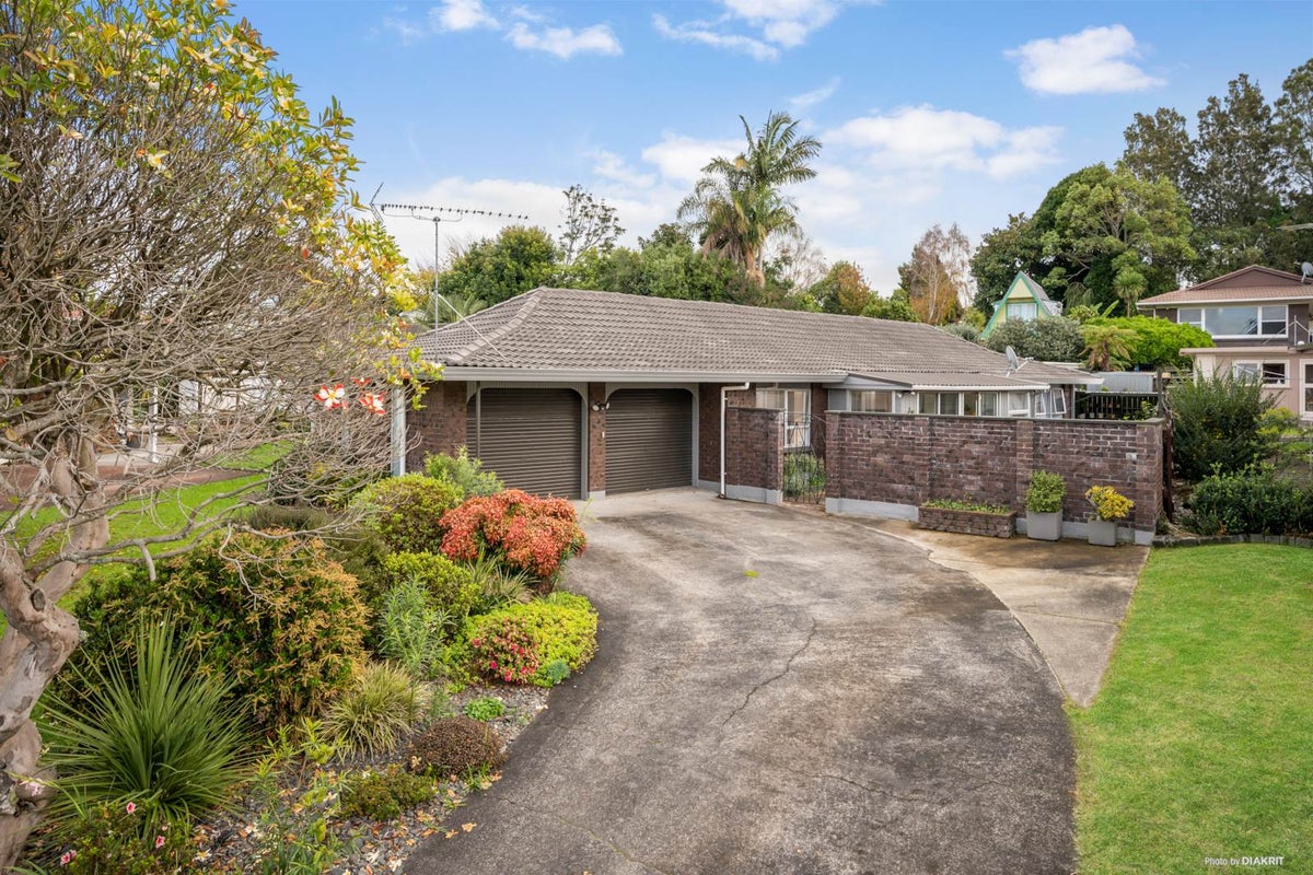 6 Kavanagh Place, Opaheke, Papakura - Carousel 1