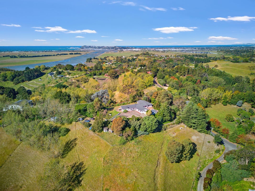 36 Longview Road, Poraiti, Napier - Carousel 2