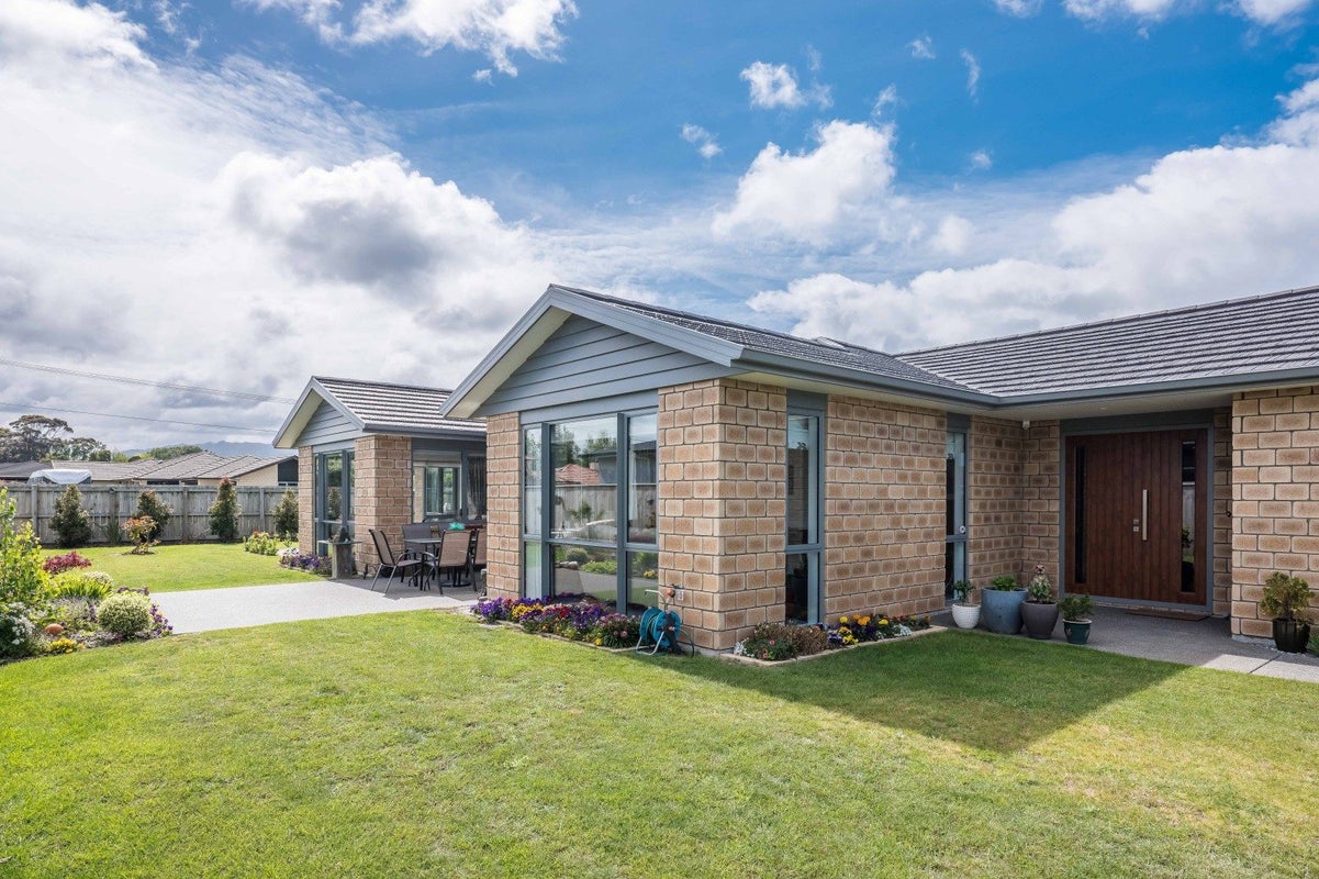 12 Christow Court, Paraparaumu - Carousel 1