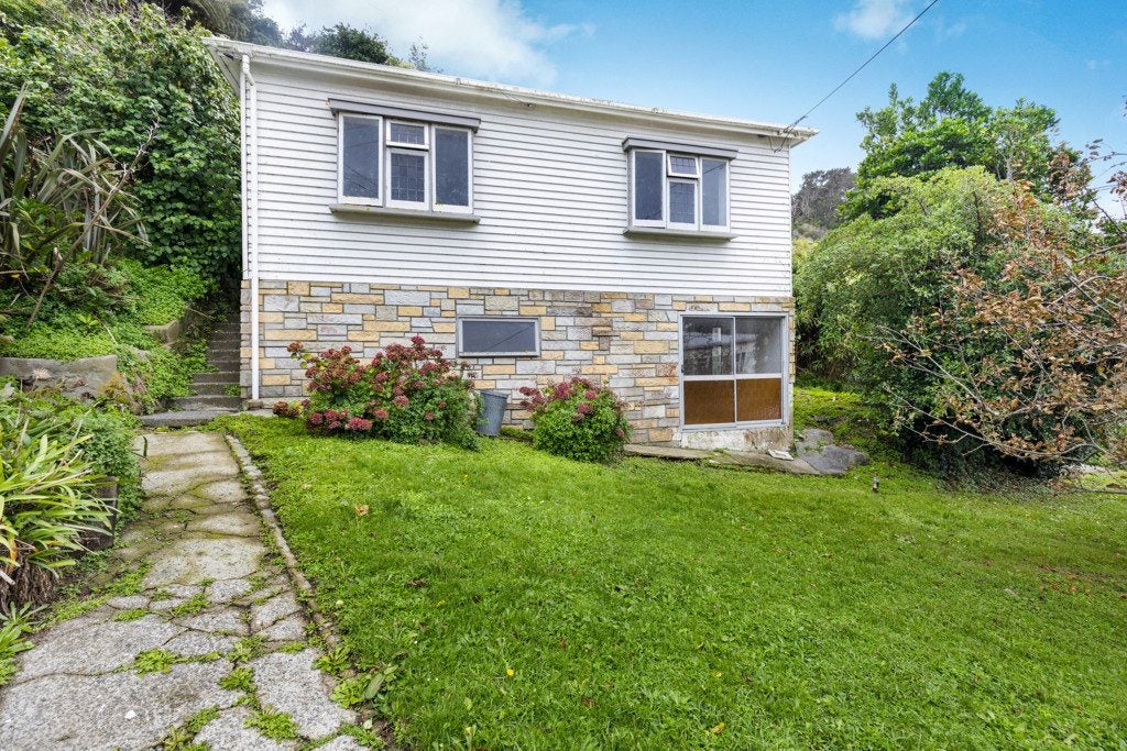 32C Ribble Street, Island Bay, Wellington - Carousel 1