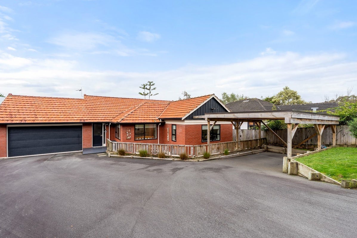 72 Moeraki Road, Maoribank, Upper Hutt - Carousel 1