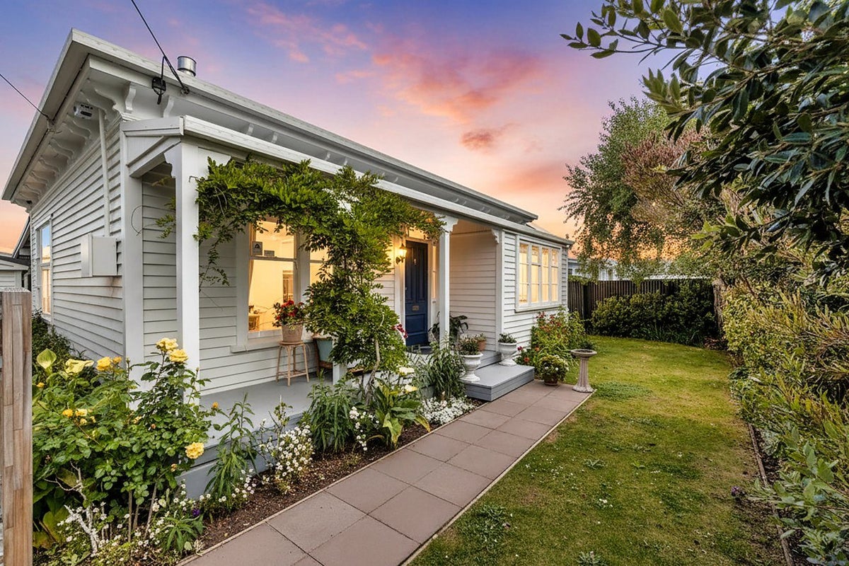 83 Lonsdale Street, New Brighton, Christchurch - Carousel 1