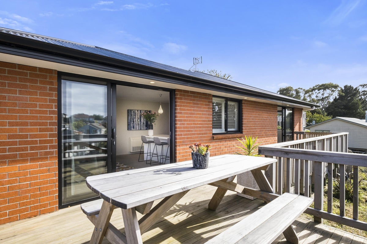 12 Summertime Avenue, Corstorphine, Dunedin - Carousel 2