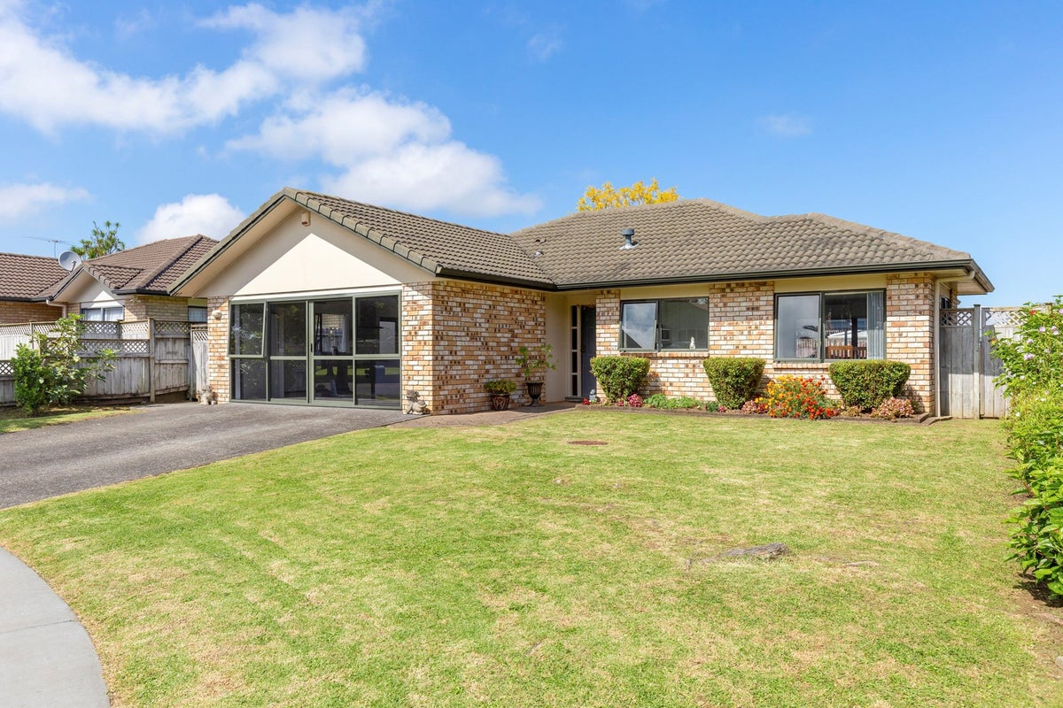 46 Montilla Place, Manurewa, Auckland - Carousel 1