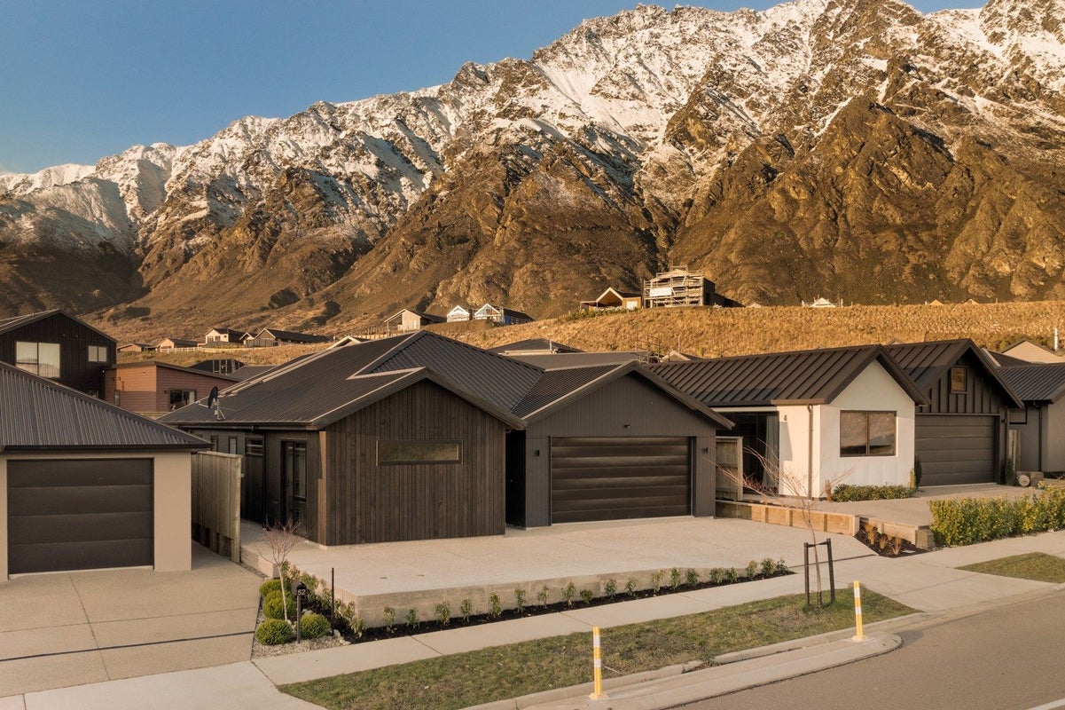 95 Muster Road, Jacks Point, Queenstown - Carousel 1