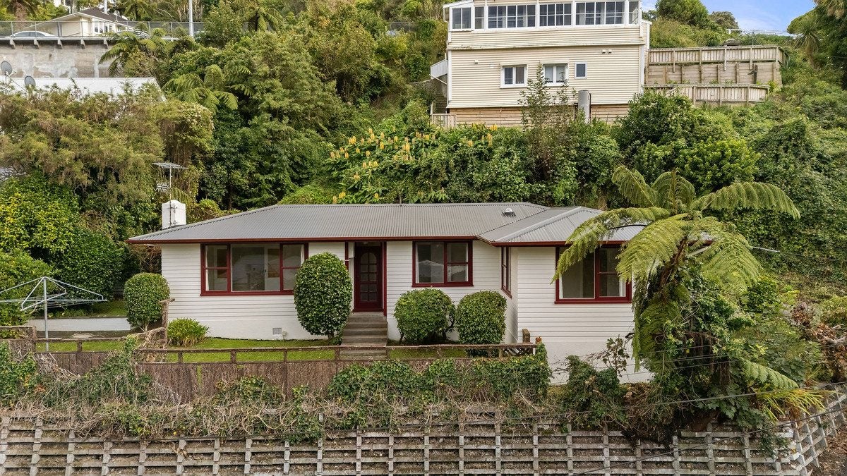 23 Governor Road, Northland, Wellington, Wellington - Carousel 1