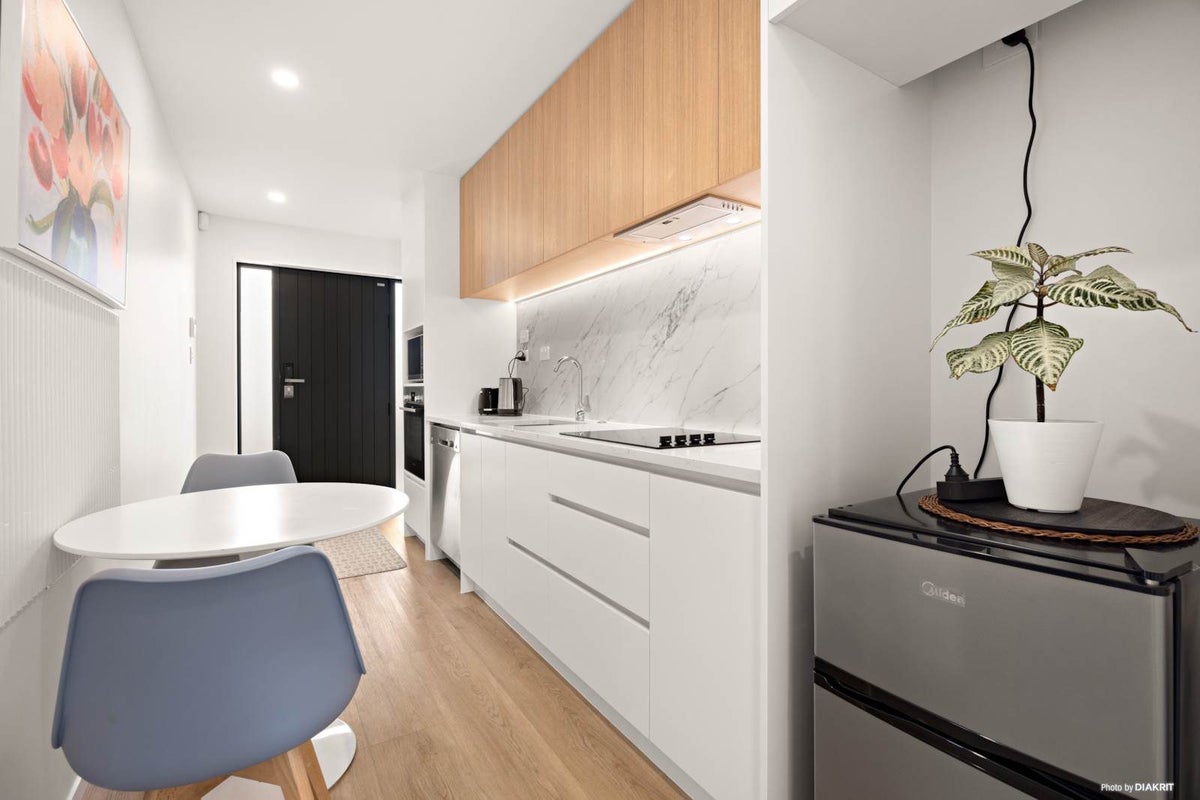 9/35 Centreway Road, Orewa, Orewa - Carousel 2