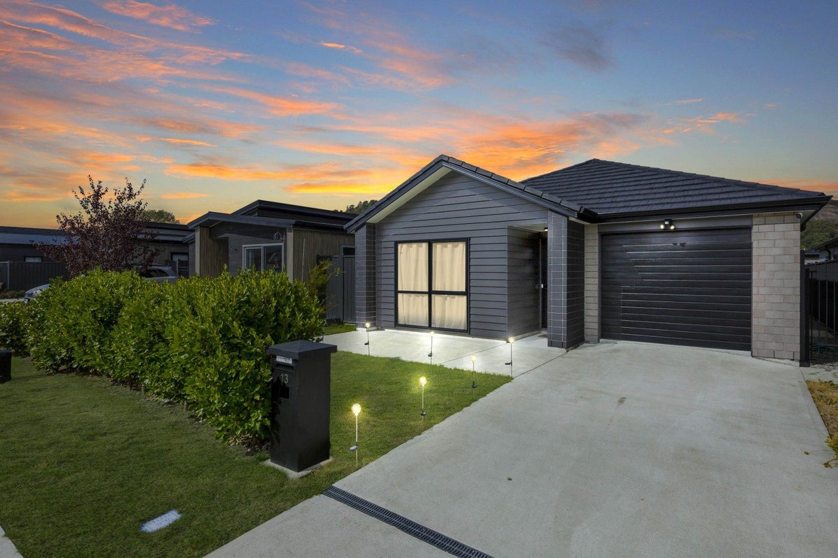 13 Te Kaeaea Crescent, Wallaceville, Upper Hutt - Carousel 2