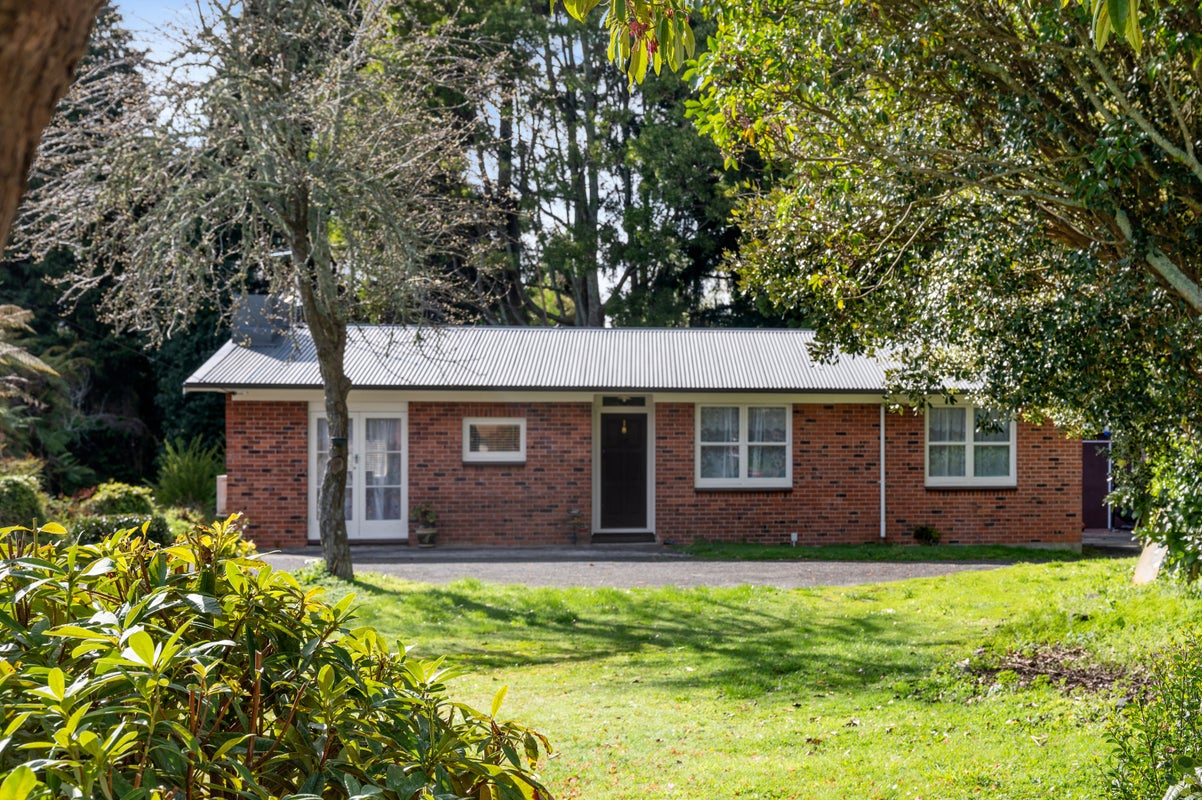 18 Werrina Crescent, Mangakakahi, Rotorua - Carousel 2