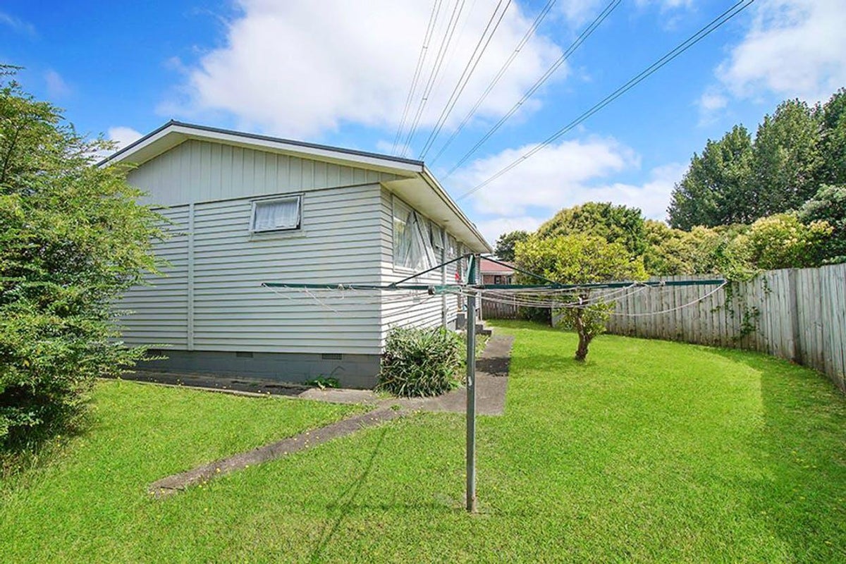 15 Emerson Road, Clover Park, Auckland - Carousel 11