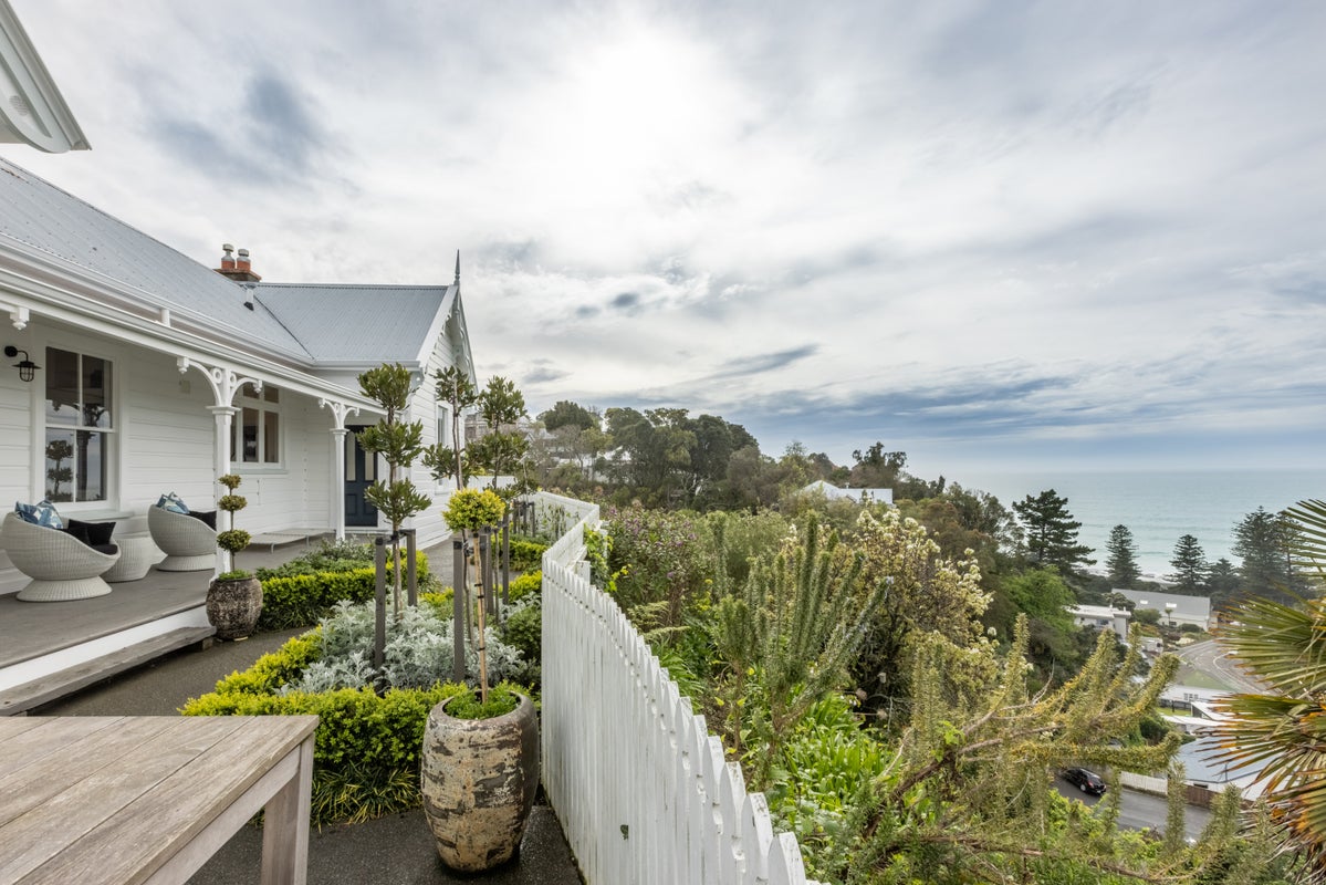 5 Lucy Road, Bluff Hill, Napier - Carousel 1