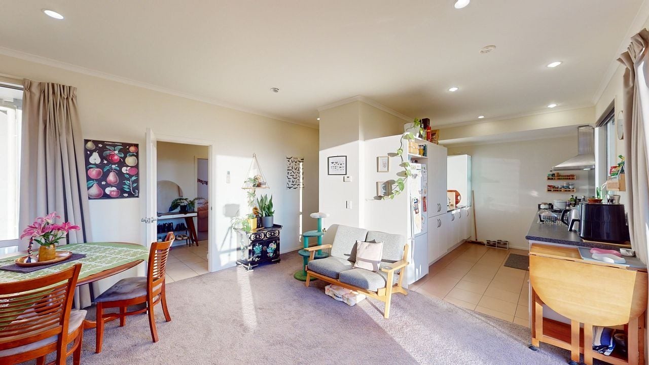 10 Cedarwood Street, Woodridge, Wellington - Carousel 2