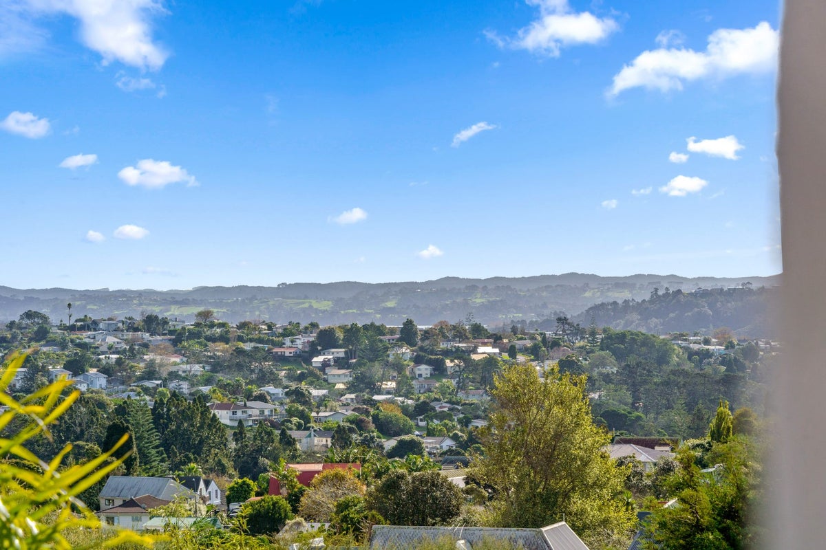 6/5 Monte Cassino Place, Birkdale, Auckland - Carousel 27