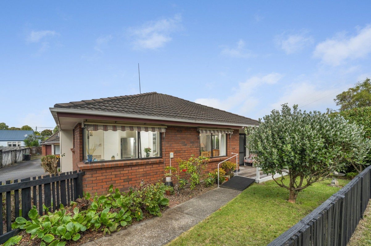 40A Hynds Road, Gate Pa, Tauranga - Carousel 1