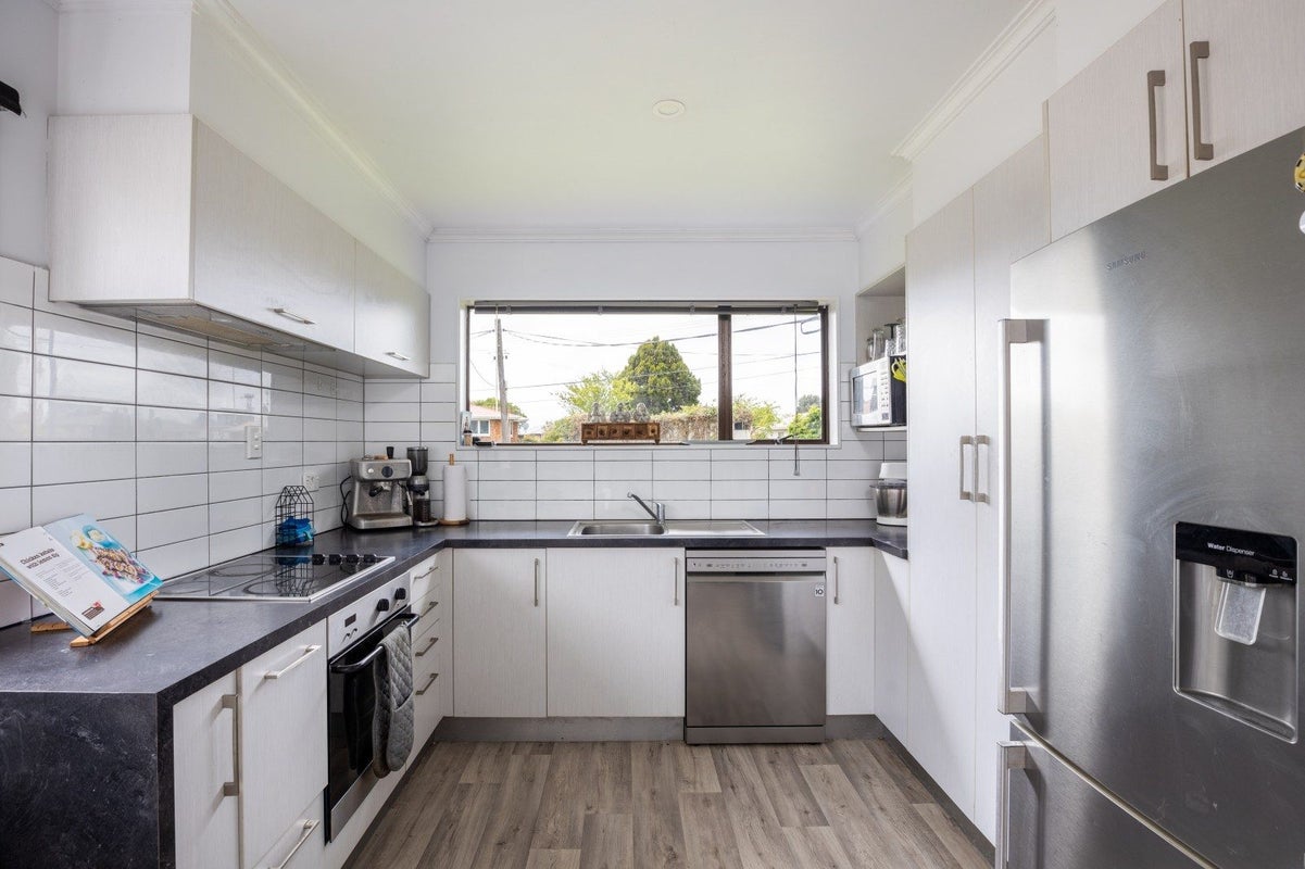 294 Huatoki Street, Upper Vogeltown, New Plymouth - Carousel 2
