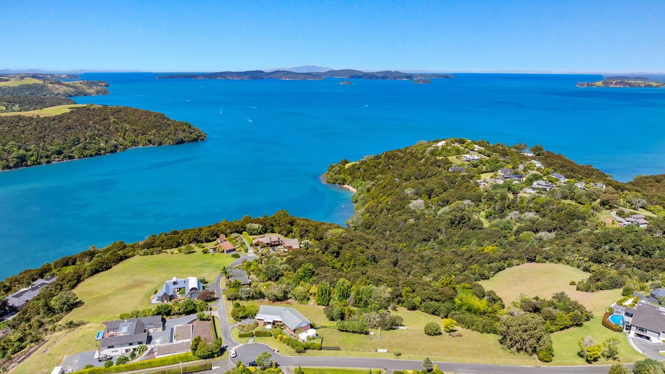 14 Kotare Place, Sandspit, Warkworth - Carousel 46