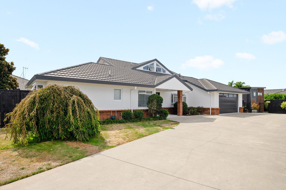 36 Chesham Street, Rototuna North, Hamilton - Carousel 1