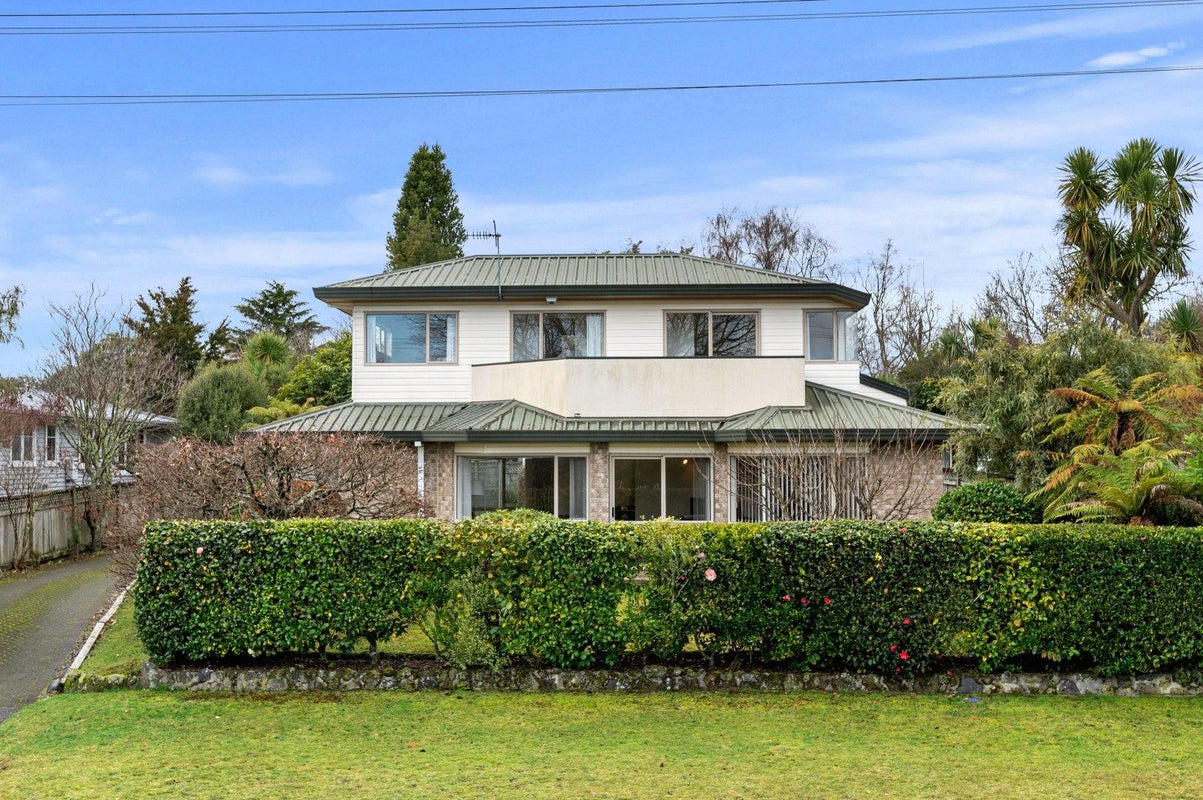 2/26 Ngamotu Road, Taupo, Taupo - Carousel 24